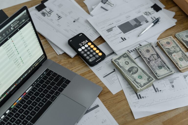 How to Manage Payroll Effectively